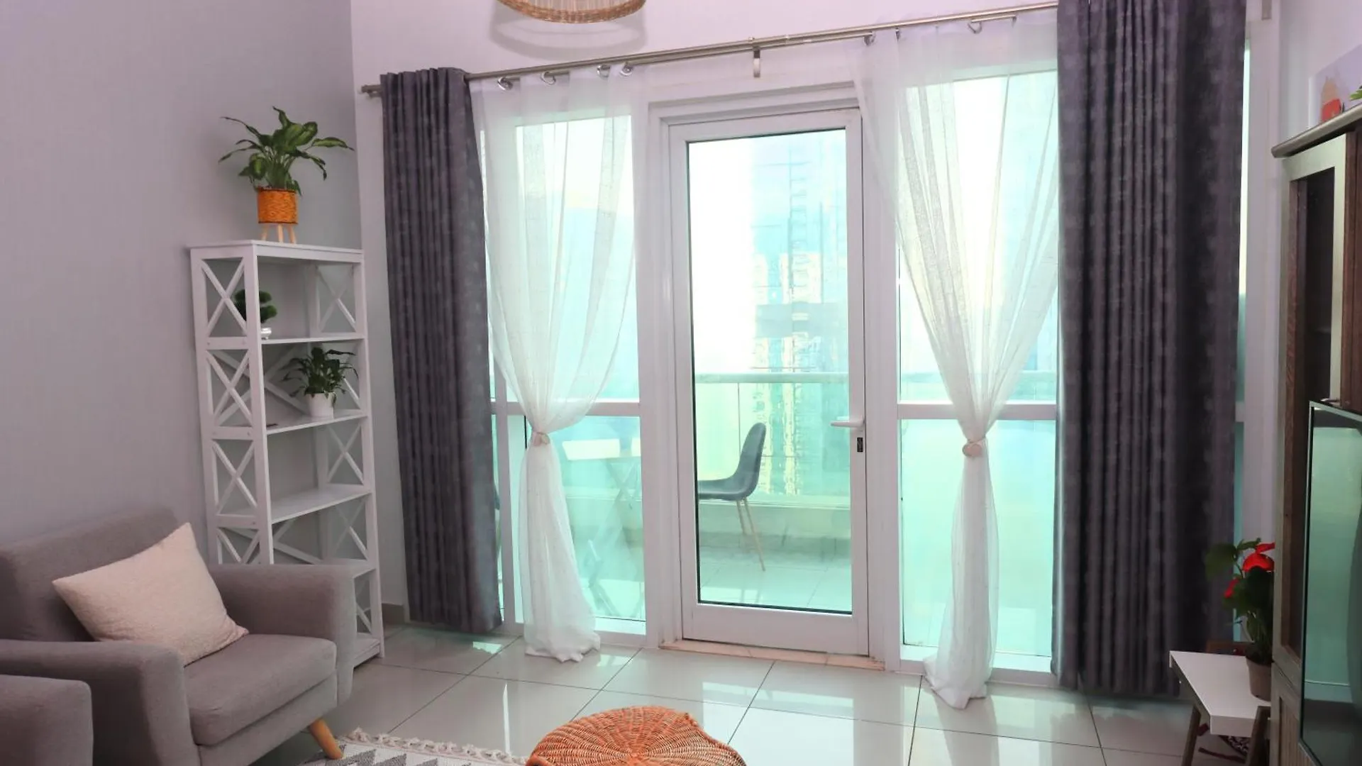 Vista Lavisha Vacation Home - Elegant 1Bdr Apartment With Stunning Sea View And Partial Canal View Dubai