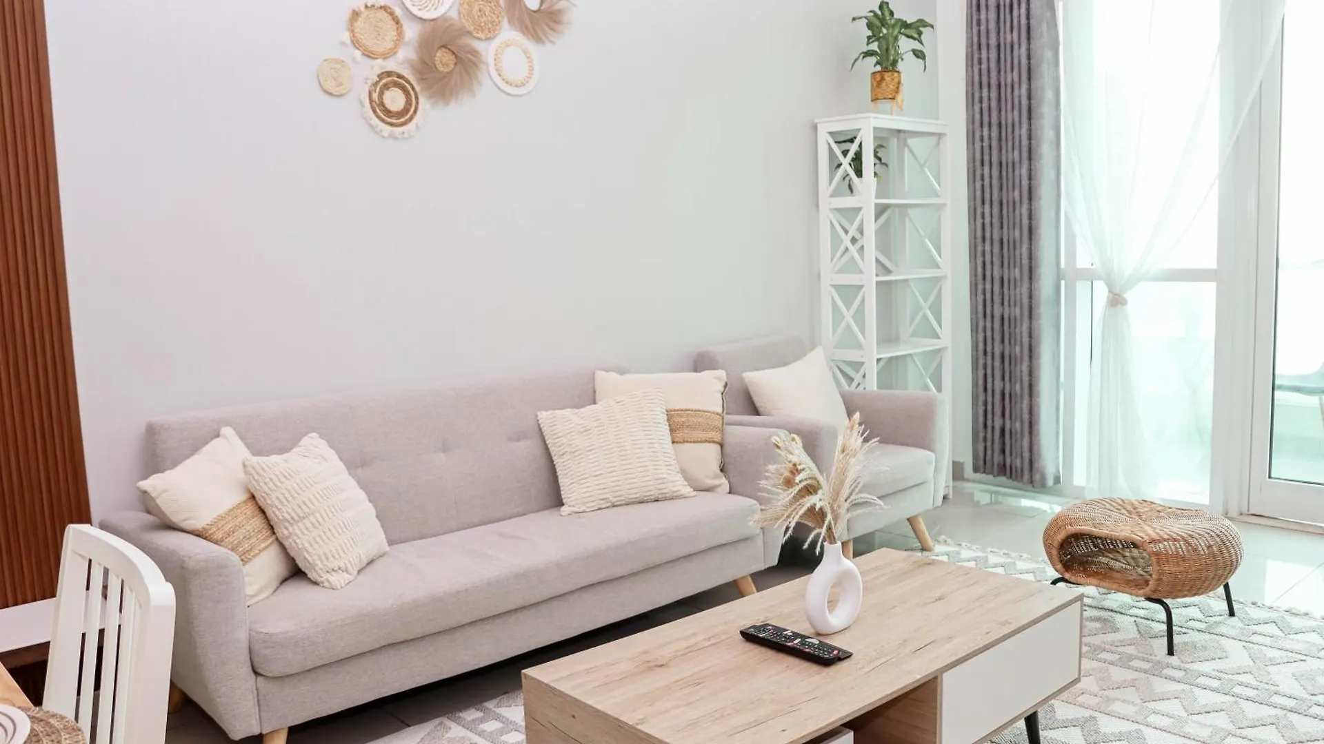 Vista Lavisha Vacation Home - Elegant 1Bdr Apartment With Stunning Sea View And Partial Canal View Dubai