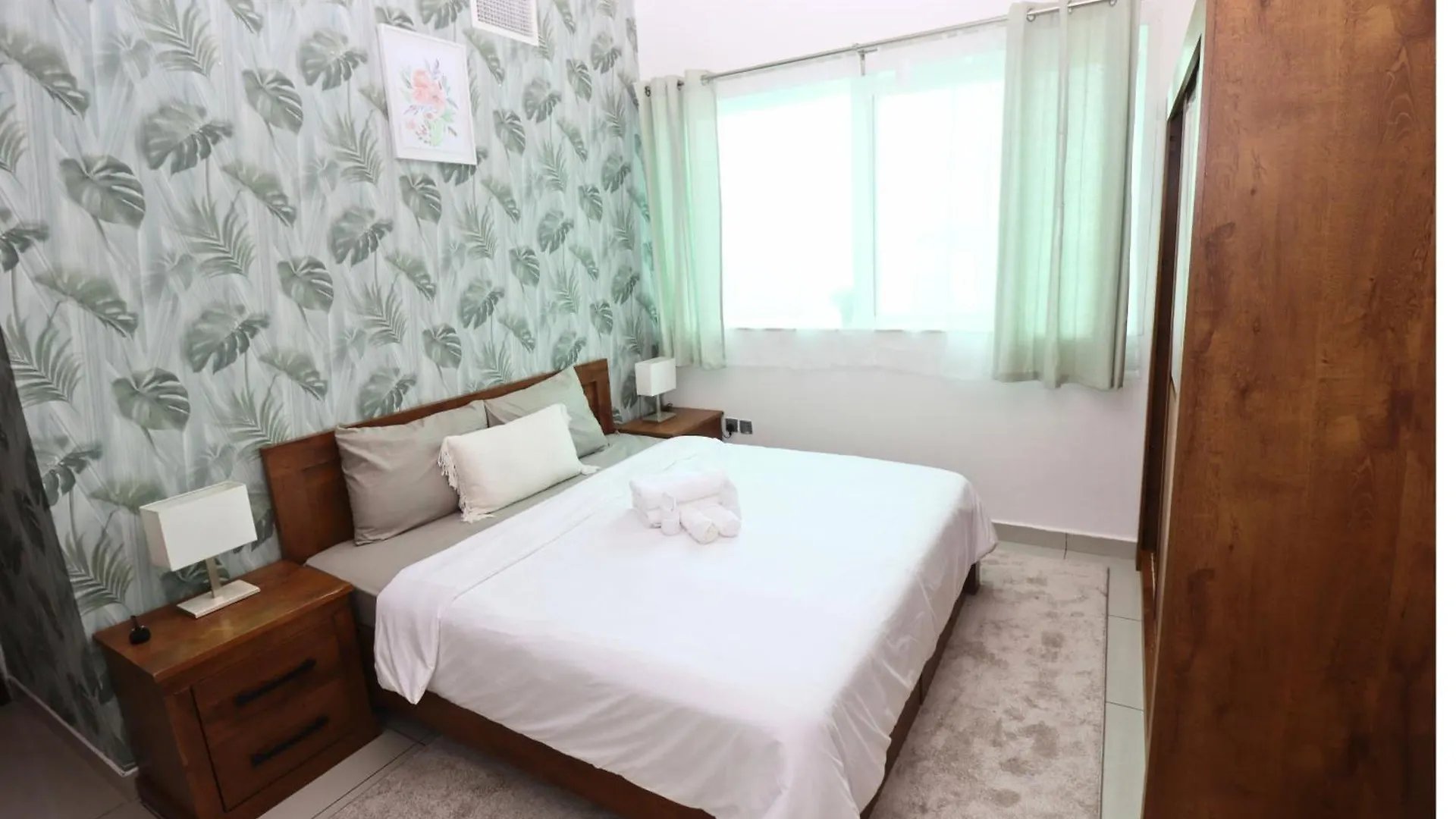 Vista Lavisha Vacation Home - Elegant 1Bdr Apartment With Stunning Sea View And Partial Canal View Dubai