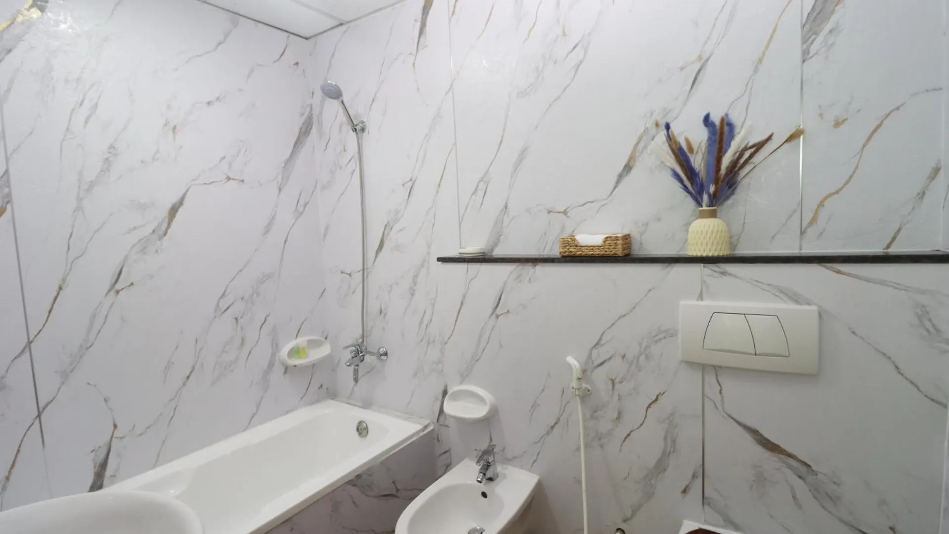 Vista Lavisha Vacation Home - Elegant 1Bdr Apartment With Stunning Sea View And Partial Canal View Dubai